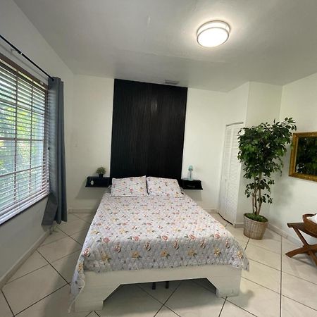 Private Suite Next To Calle Ocho Miami Extérieur photo