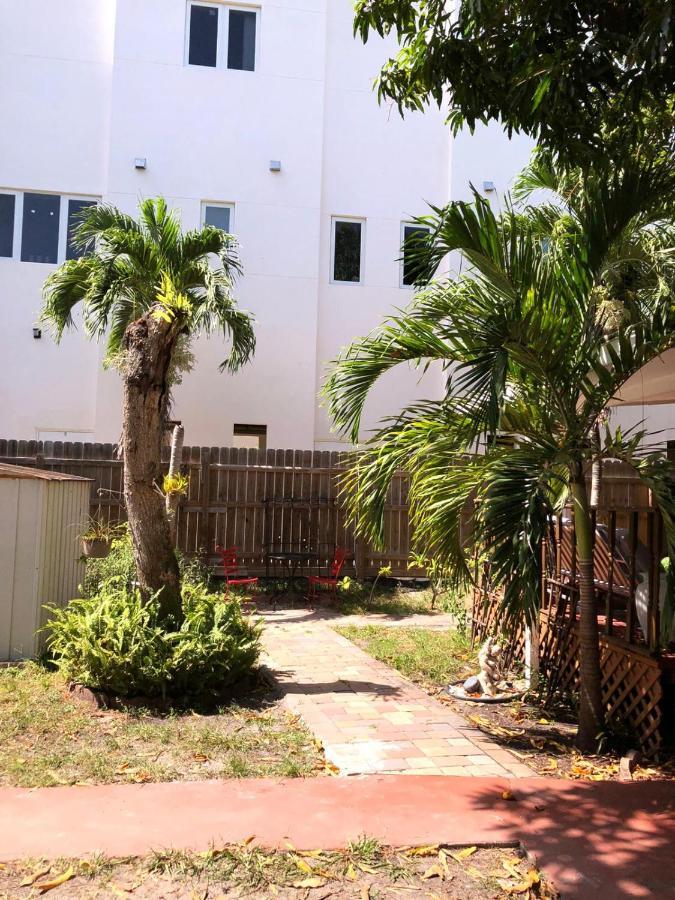 Private Suite Next To Calle Ocho Miami Extérieur photo