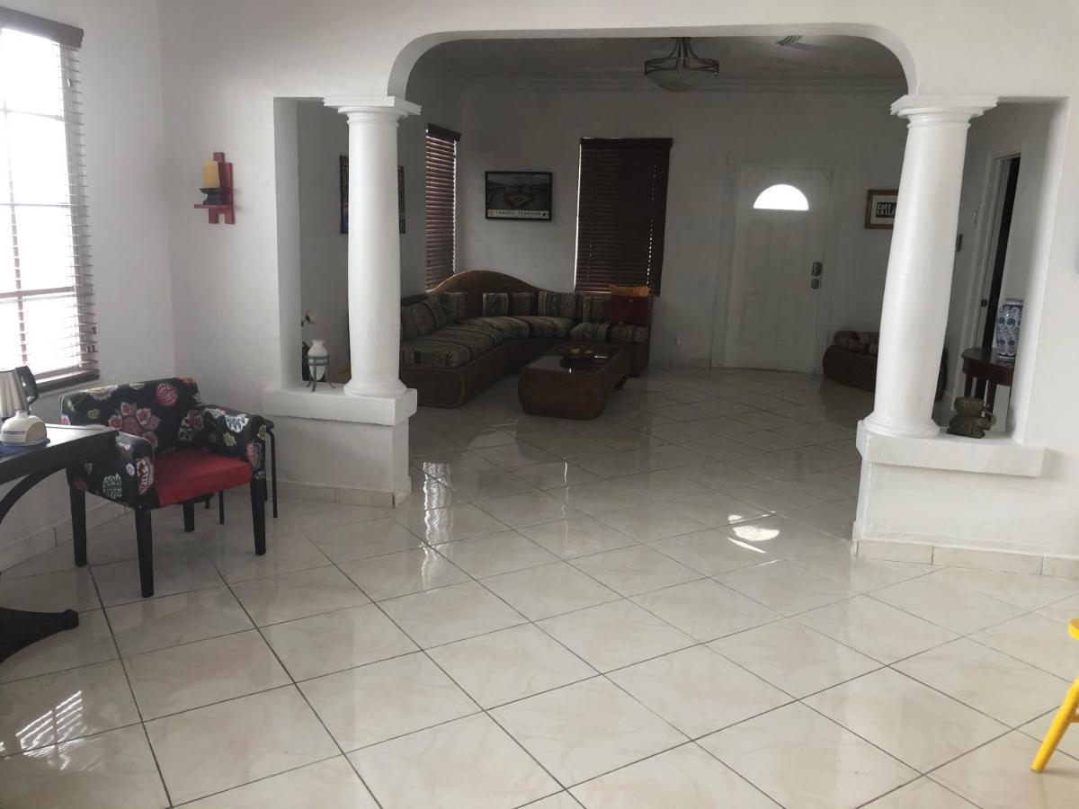 Private Suite Next To Calle Ocho Miami Extérieur photo