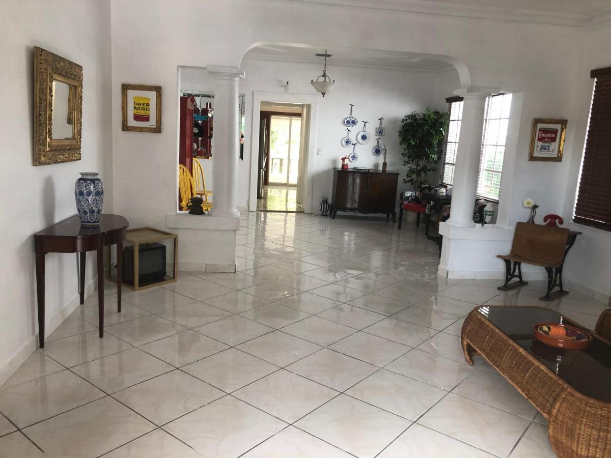 Private Suite Next To Calle Ocho Miami Extérieur photo