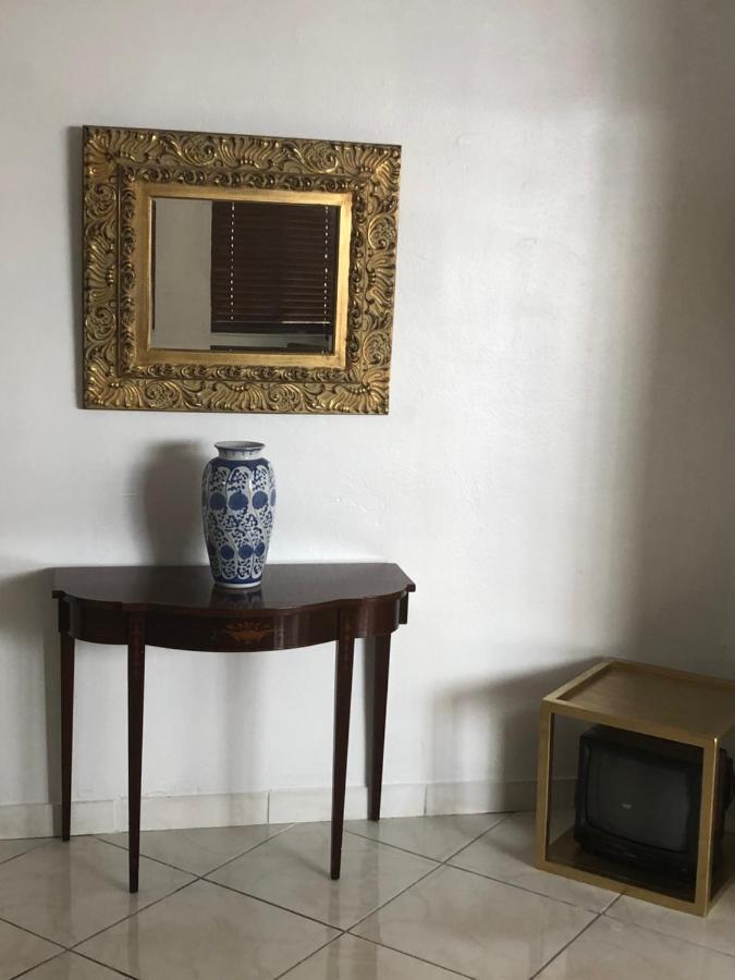 Private Suite Next To Calle Ocho Miami Extérieur photo