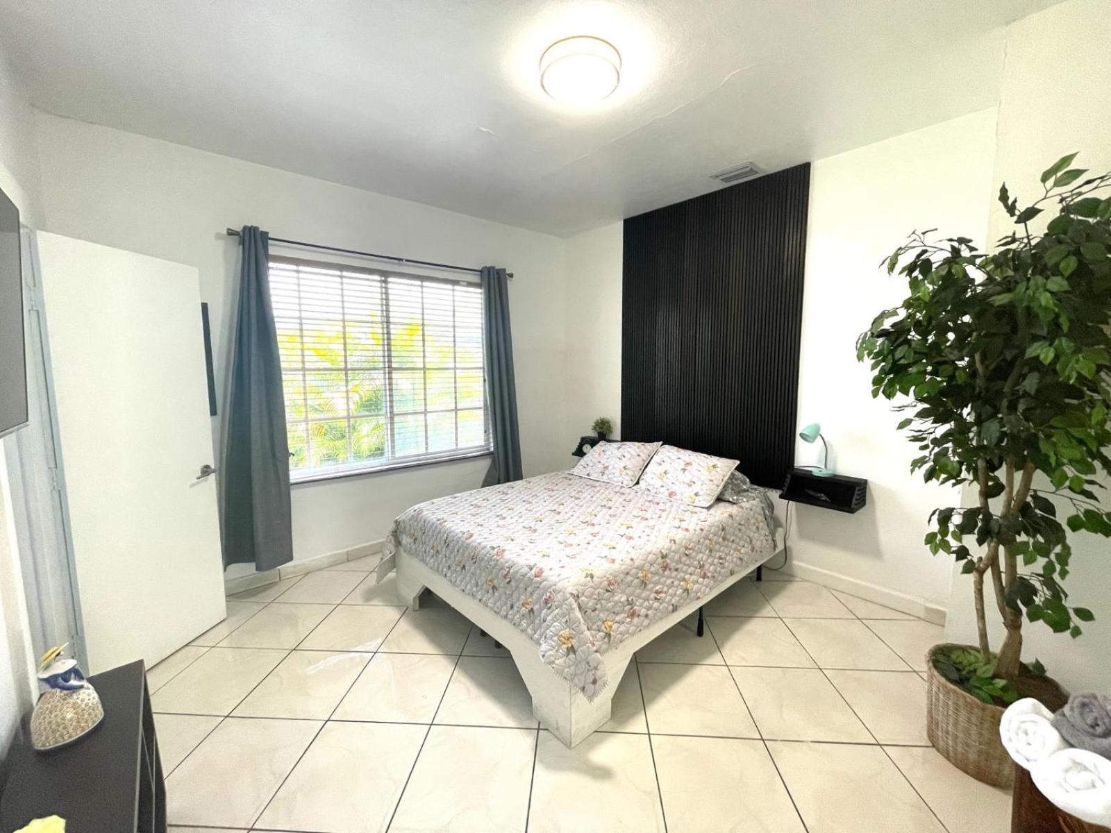 Private Suite Next To Calle Ocho Miami Extérieur photo