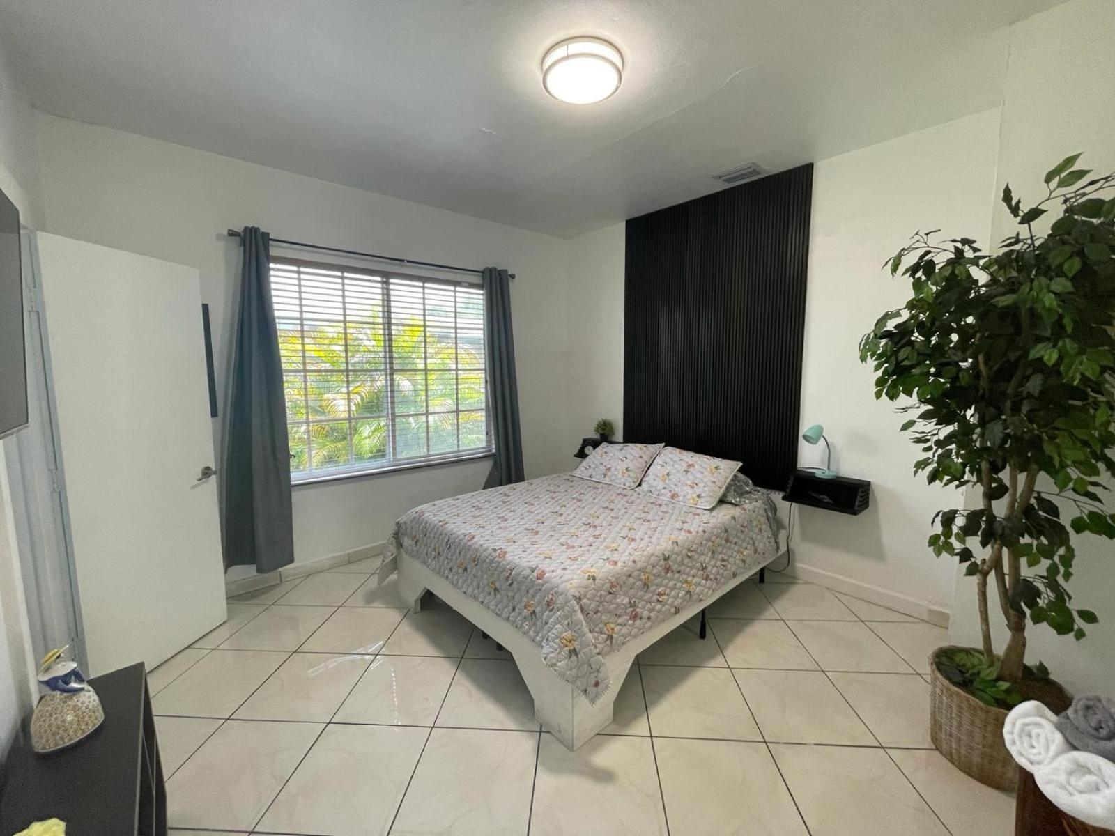 Private Suite Next To Calle Ocho Miami Extérieur photo