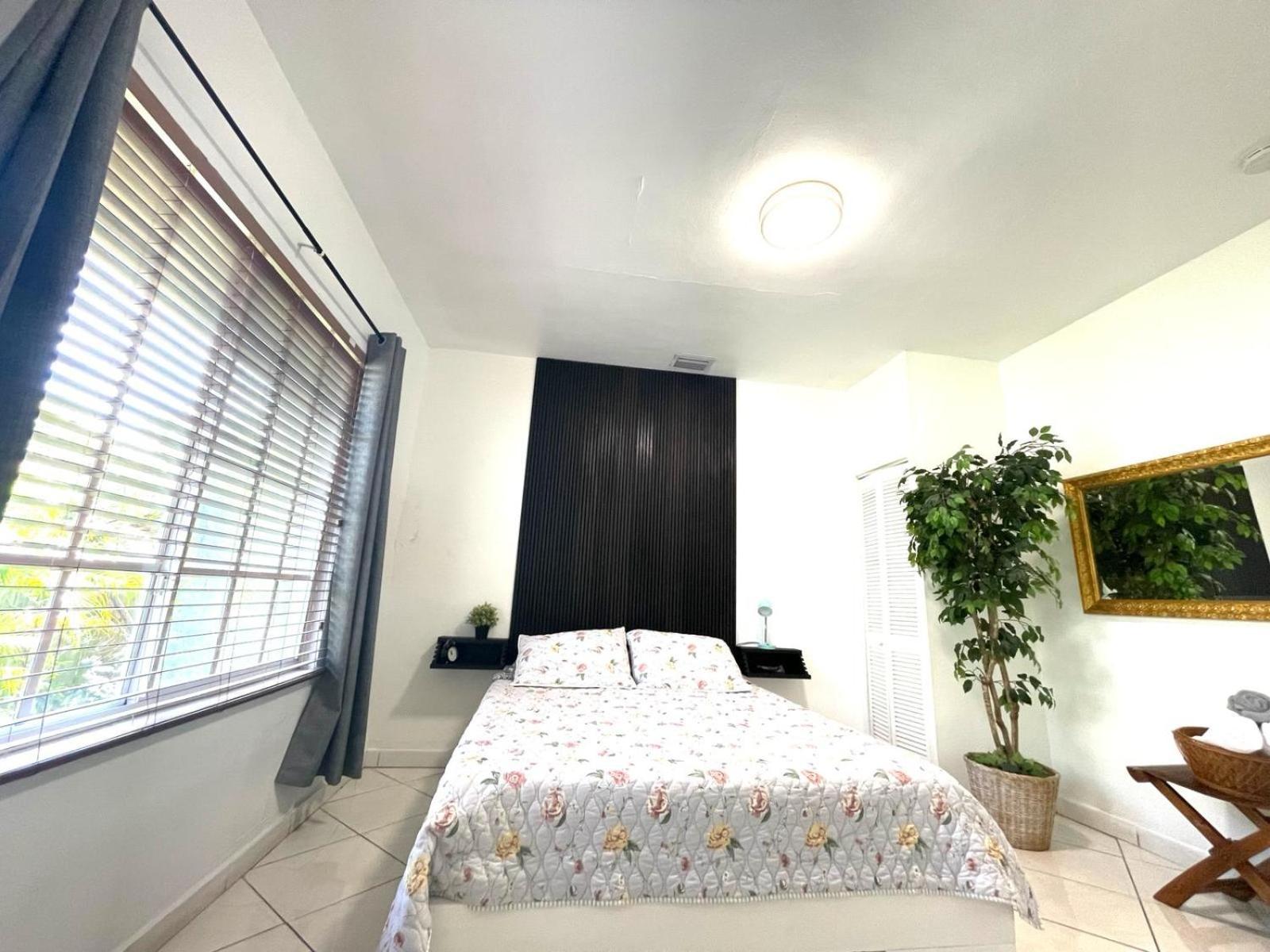 Private Suite Next To Calle Ocho Miami Extérieur photo
