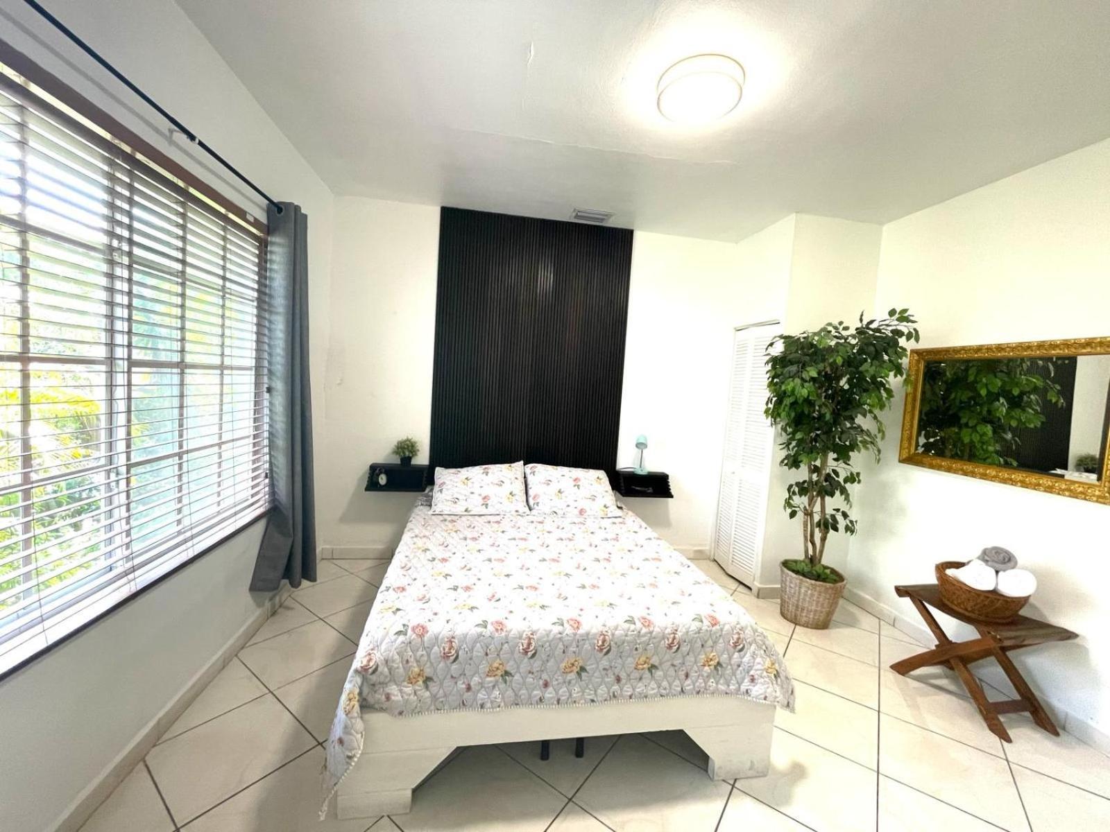 Private Suite Next To Calle Ocho Miami Extérieur photo